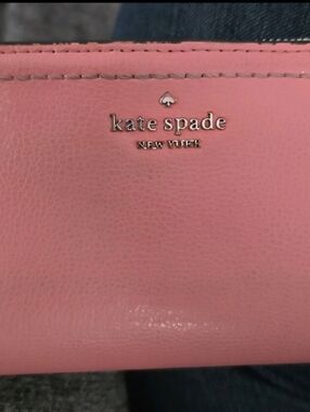 Kate Spade Leila Med Bifold Wallet Leather Carnation Pink - Pre-owned Excellent